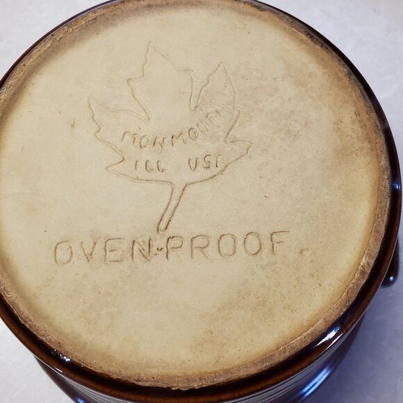 Vintage Monmouth Pottery Maple Leaf Brown Beehive Ovenproof 2 Qt Bean Pot no lid - Picture 3 of 8
